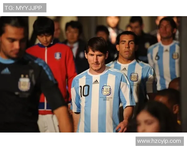 山西运城足球明星卡实体店开业 提供丰富球迷收藏选择