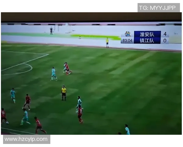 足球球星因蛋伤意外缺阵引发球队战术调整与球迷广泛关注